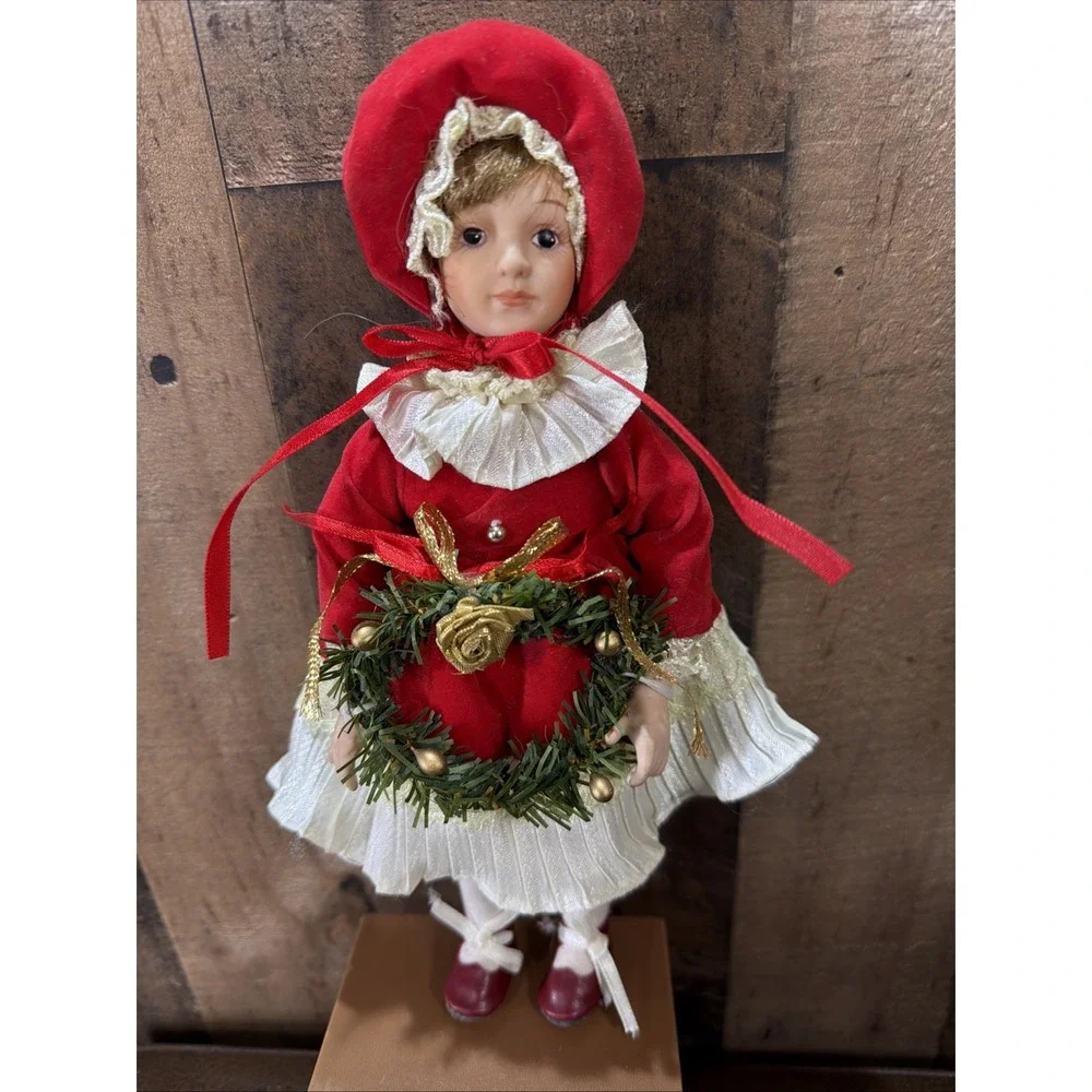 Yuletide Treasures add touch